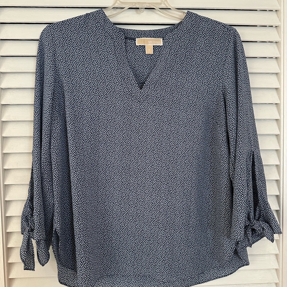 Michael Kors blue blouse. Size: M.